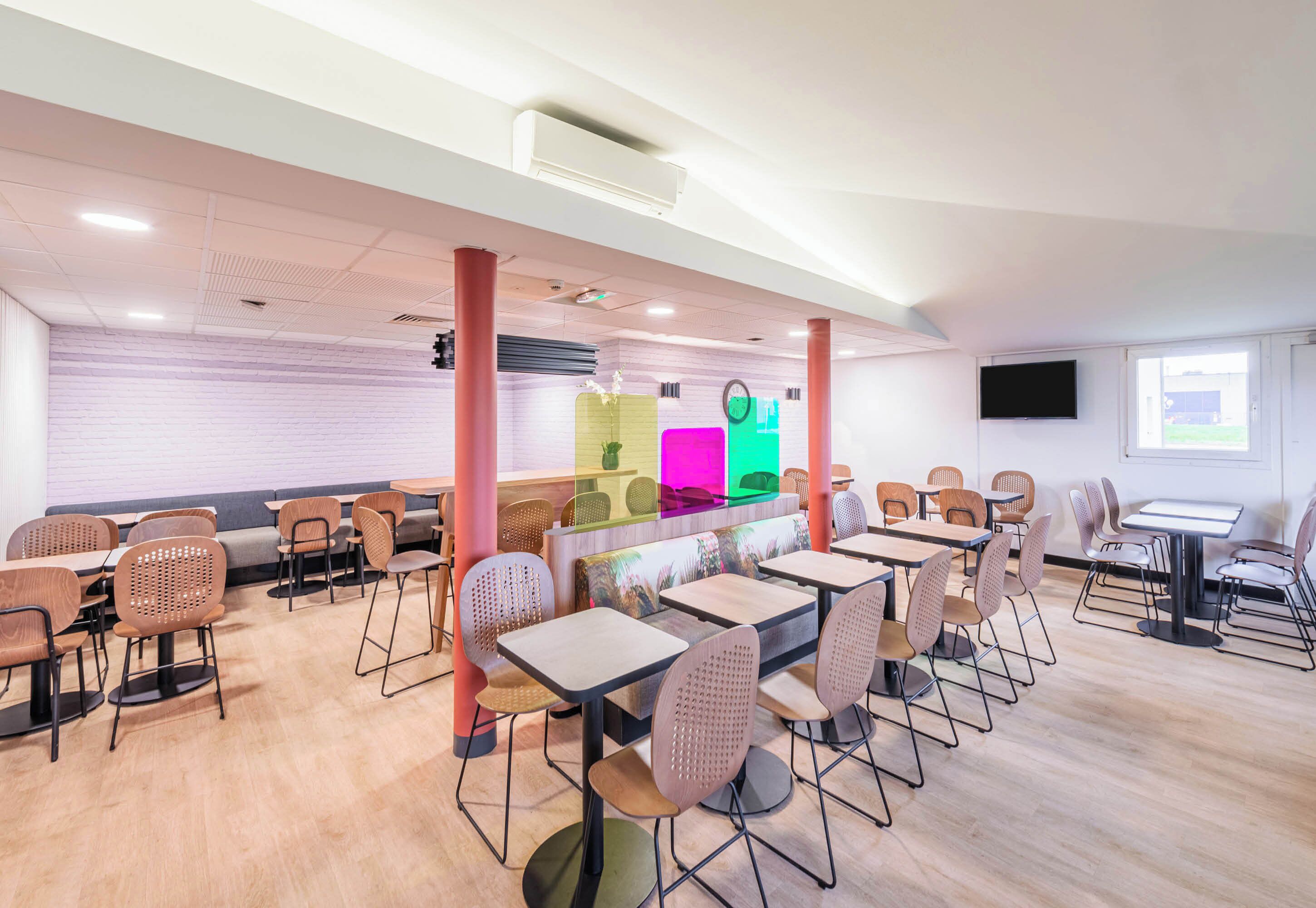 daily buffet breakfast for a fee