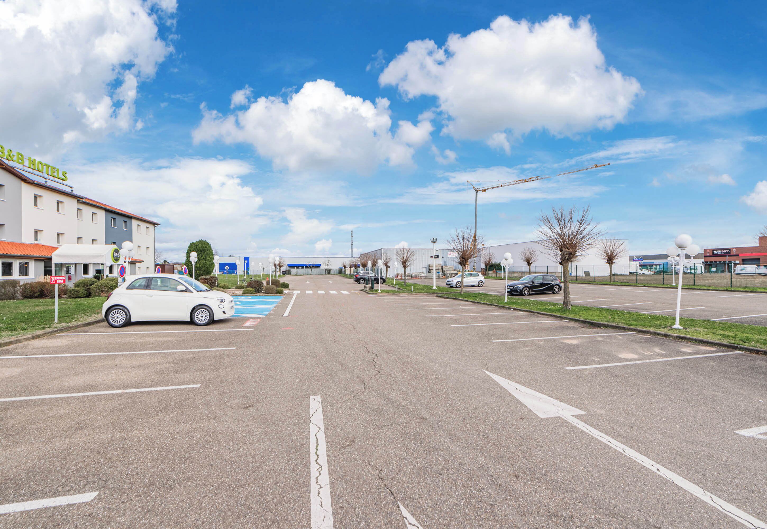 المنشأة من الخارج