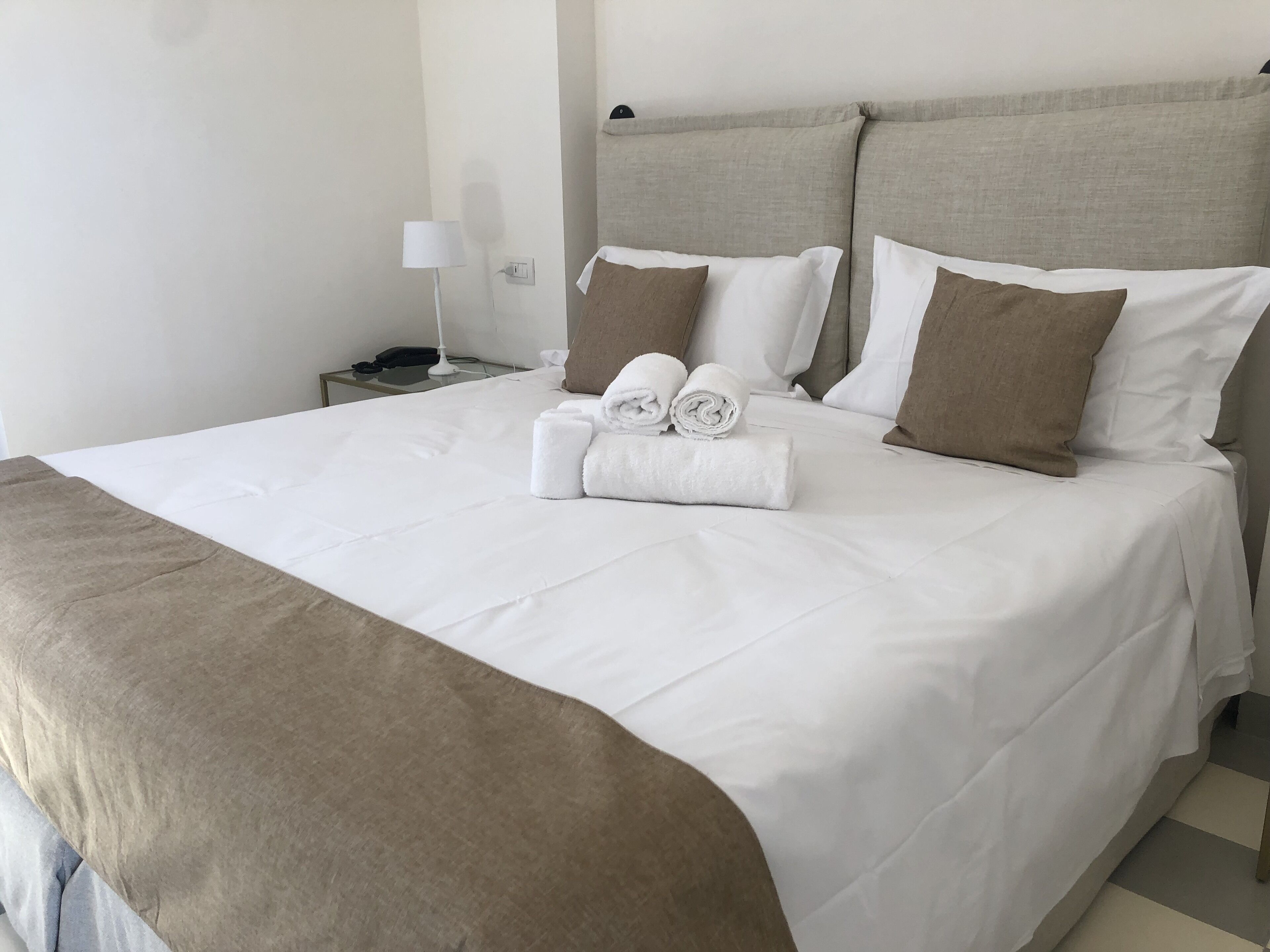 superior double or twin room | hypo-allergenic bedding, minibar, in-room safe, desk