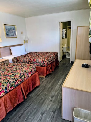 Iron/ironing board, free WiFi, bed sheets - Budget Lodge Inn Abilene (Abilene)