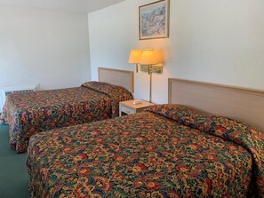 Two queen beds non smoking | Iron/ironing board, free WiFi, bed sheets - Budget Lodge Inn Abilene (Abilene)