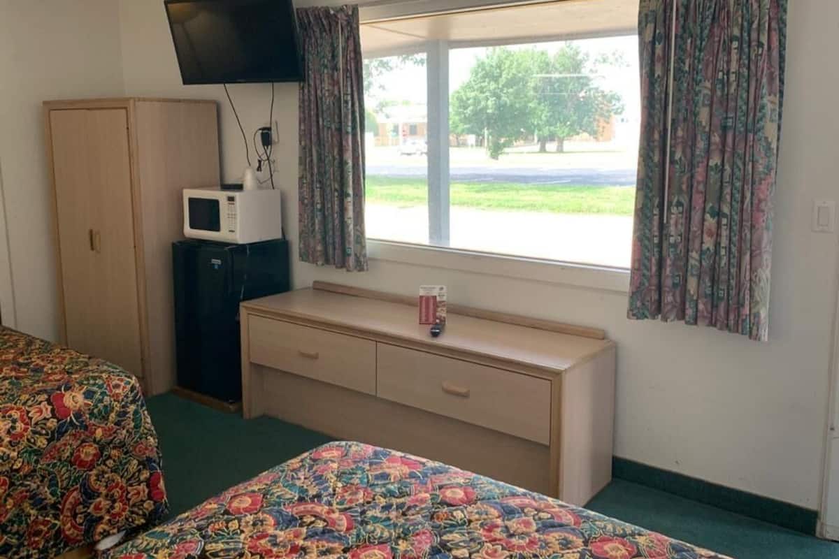 Two queen beds non smoking | Iron/ironing board, free WiFi, bed sheets