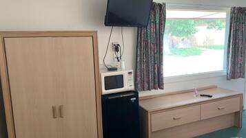 Two queen beds non smoking | Iron/ironing board, free WiFi, bed sheets