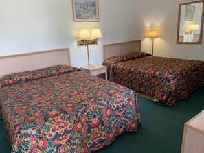 Two queen beds non smoking | Iron/ironing board, free WiFi, bed sheets - Budget Lodge Inn Abilene (Abilene)