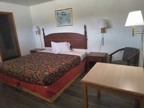 One king bed non smoking | Iron/ironing board, free WiFi, bed sheets - Budget Lodge Inn Abilene (Abilene)