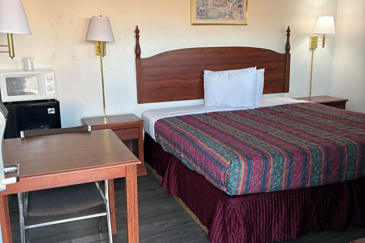 One king bed non smoking