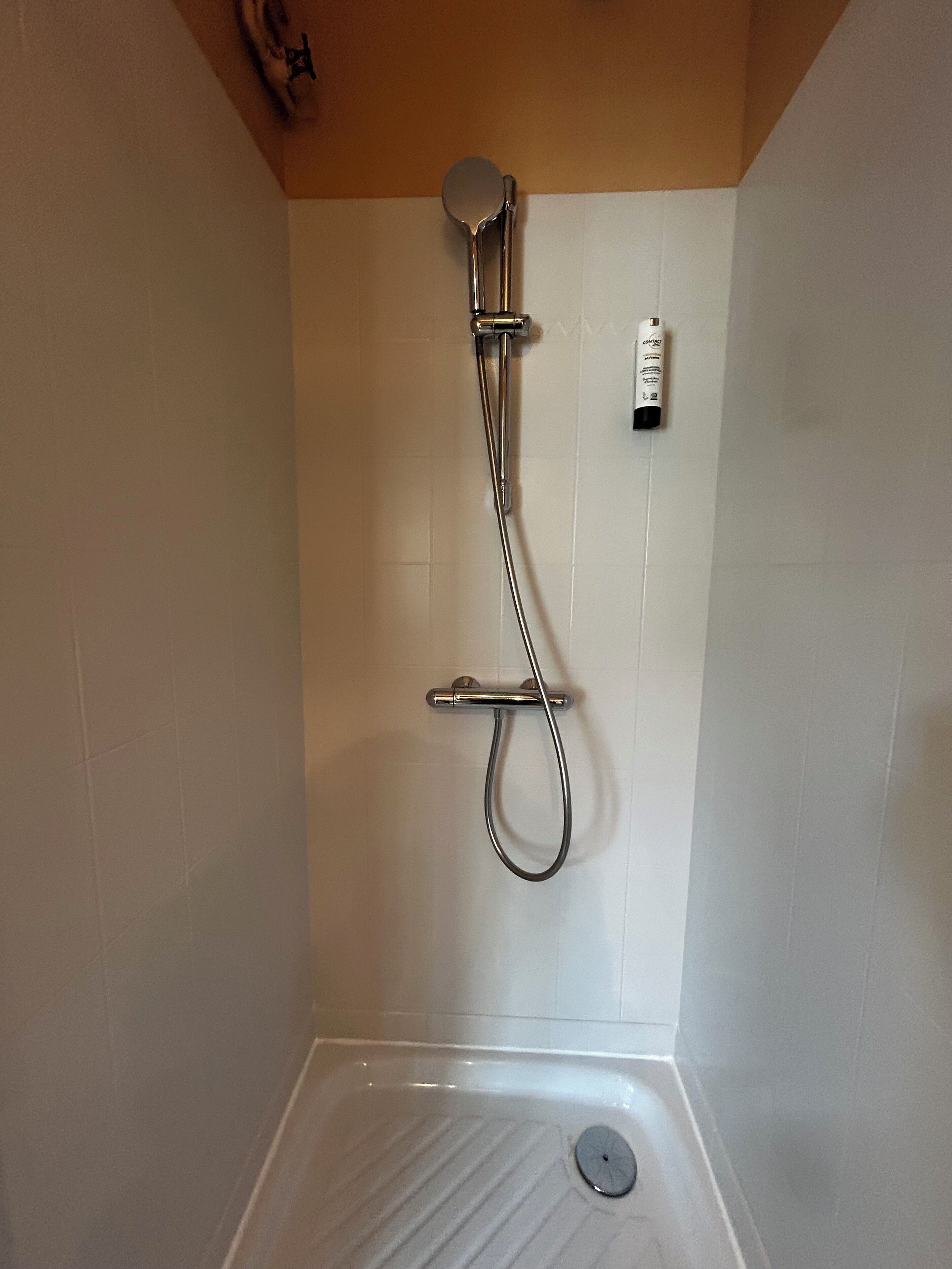 twin room | bathroom | hair dryer, towels