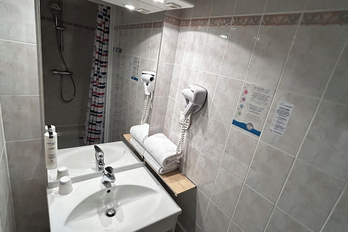 double room | bathroom | hair dryer, towels
