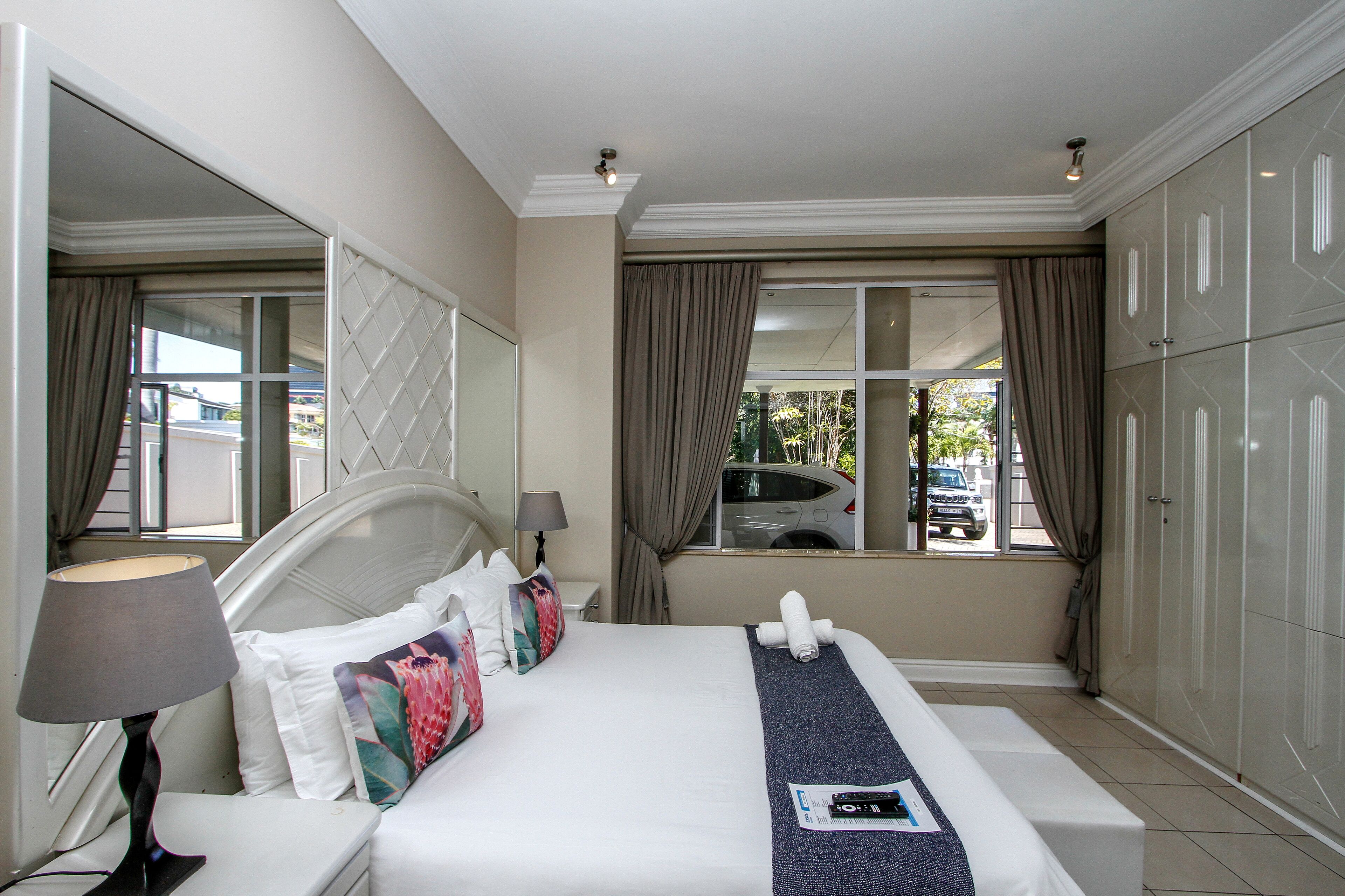 Premium bedding, in-room safe, individually decorated