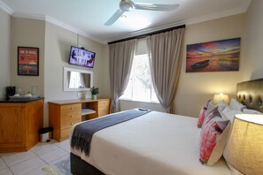 Family Room | Premium bedding, in-room safe, individually decorated - THE SANDRINGHAM B&B AND SELF-CATERING (Umhlanga)
