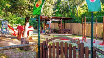 Außen-Kinderspielplatz