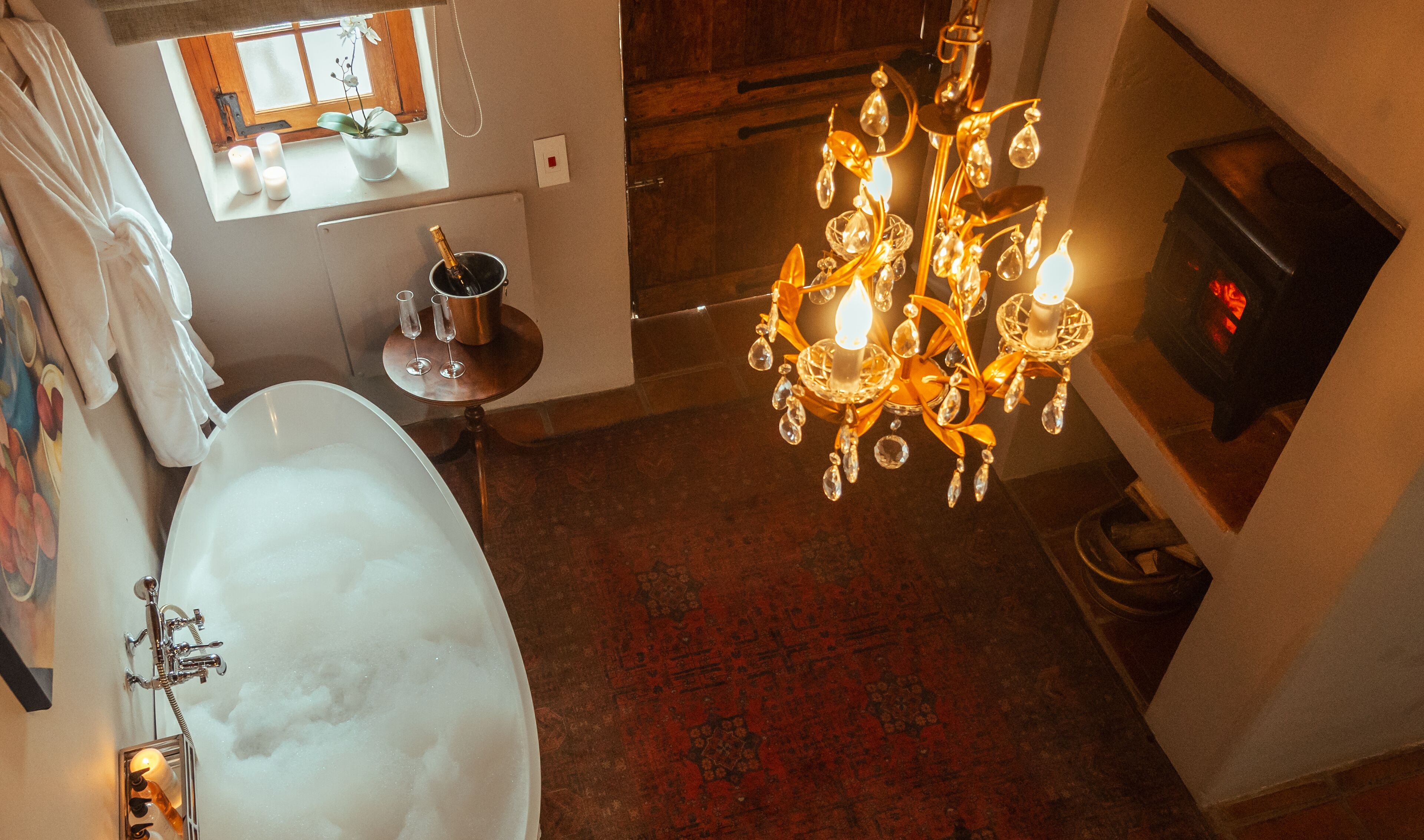 honeymoon suite | bathroom | free toiletries, hair dryer, dressing gowns, towels