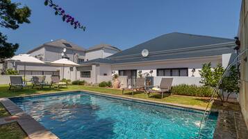 3 outdoor pools, open 6:30 AM to 10:00 PM, pool umbrellas, pool loungers