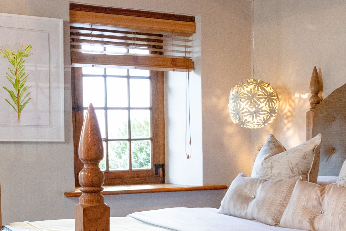 heritage fynbos | minibar, in-room safe, individually decorated, individually furnished