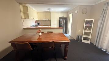 Family Apartment | In-room dining