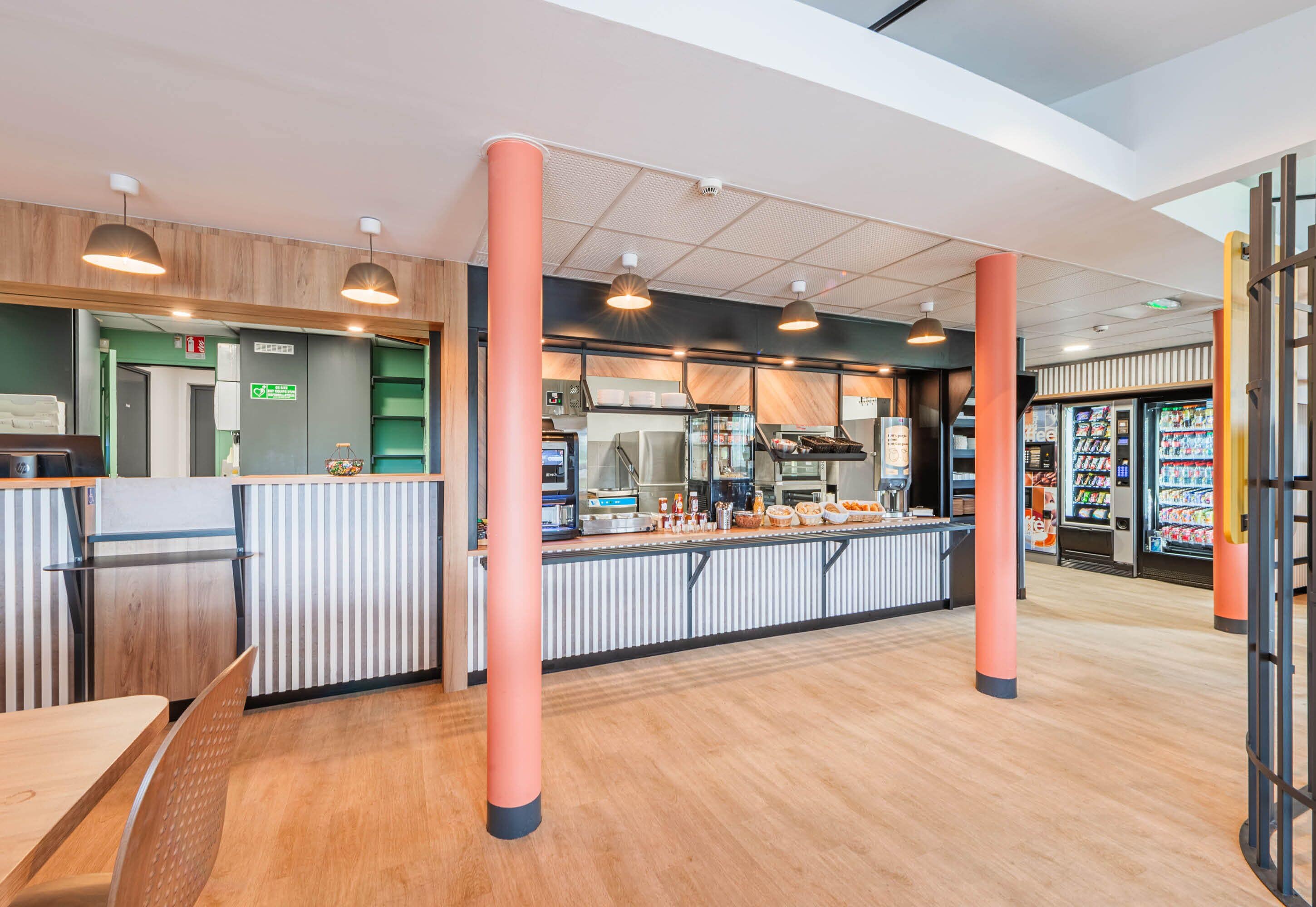 daily buffet breakfast for a fee