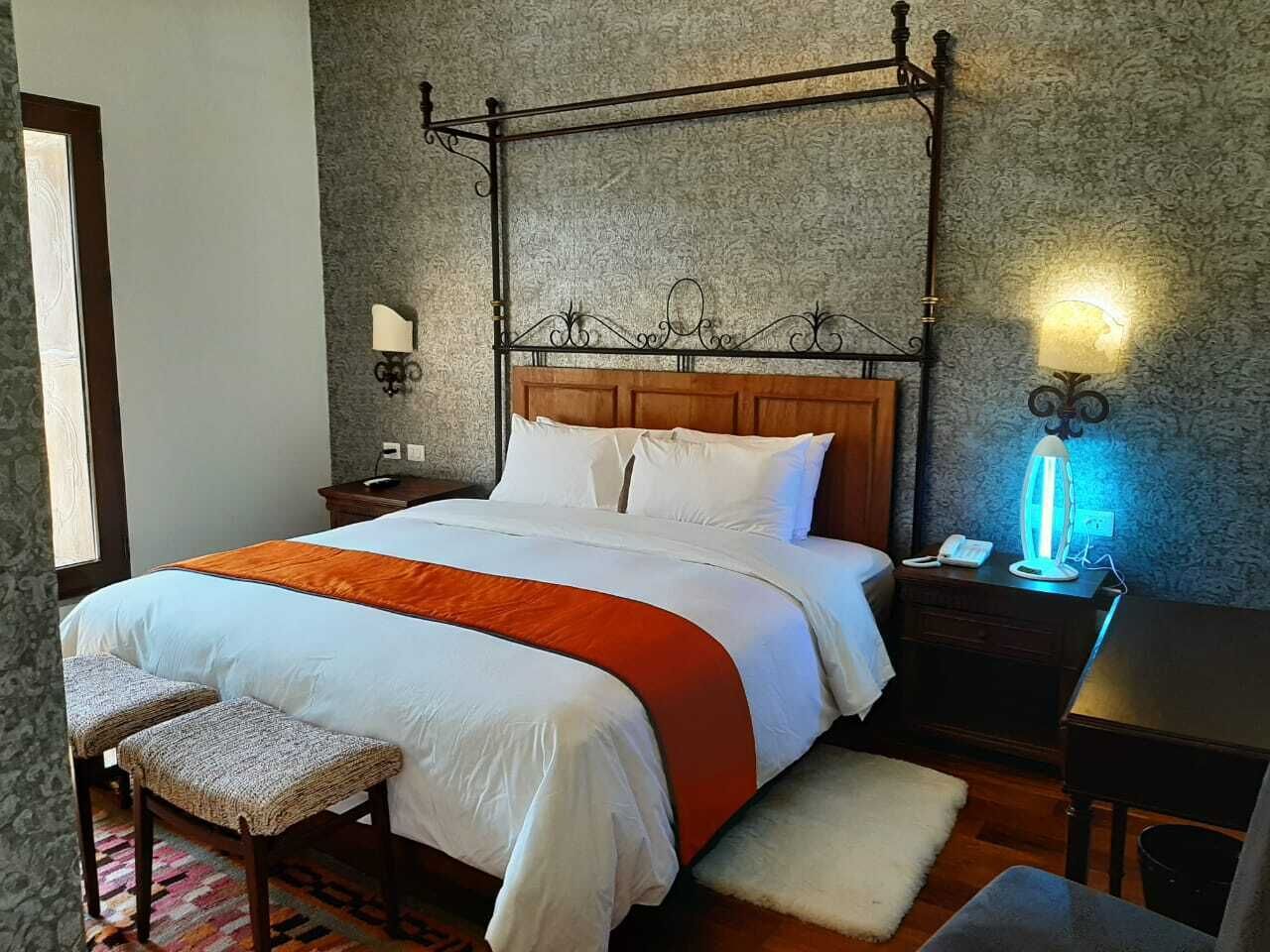 premium room, 1 king bed | premium bedding, in-room safe, desk, free cots/infant beds