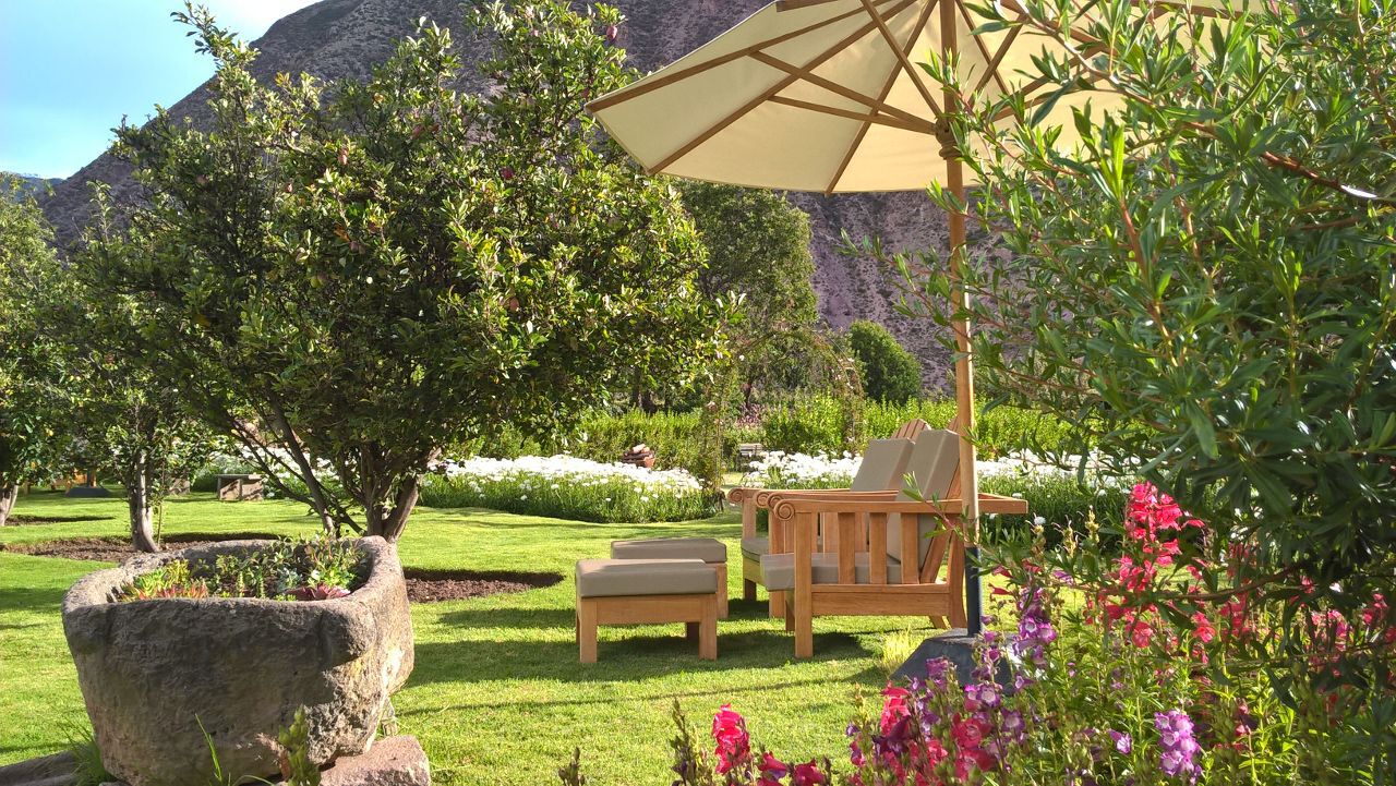 outdoor banquet area