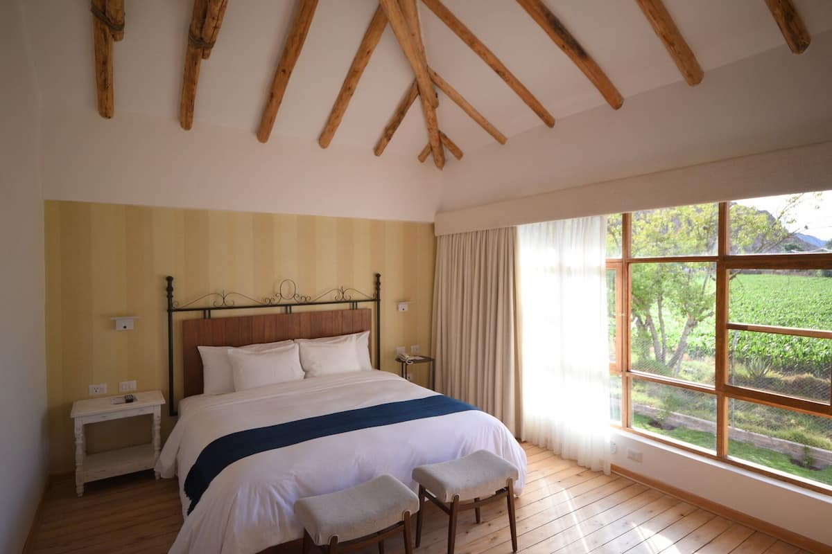 Premium bedding, in-room safe, desk, free cots/infant beds