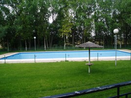 Piscina externa sazonal