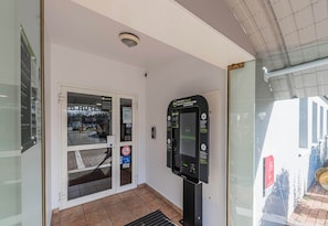 Check-in/check-out kiosk