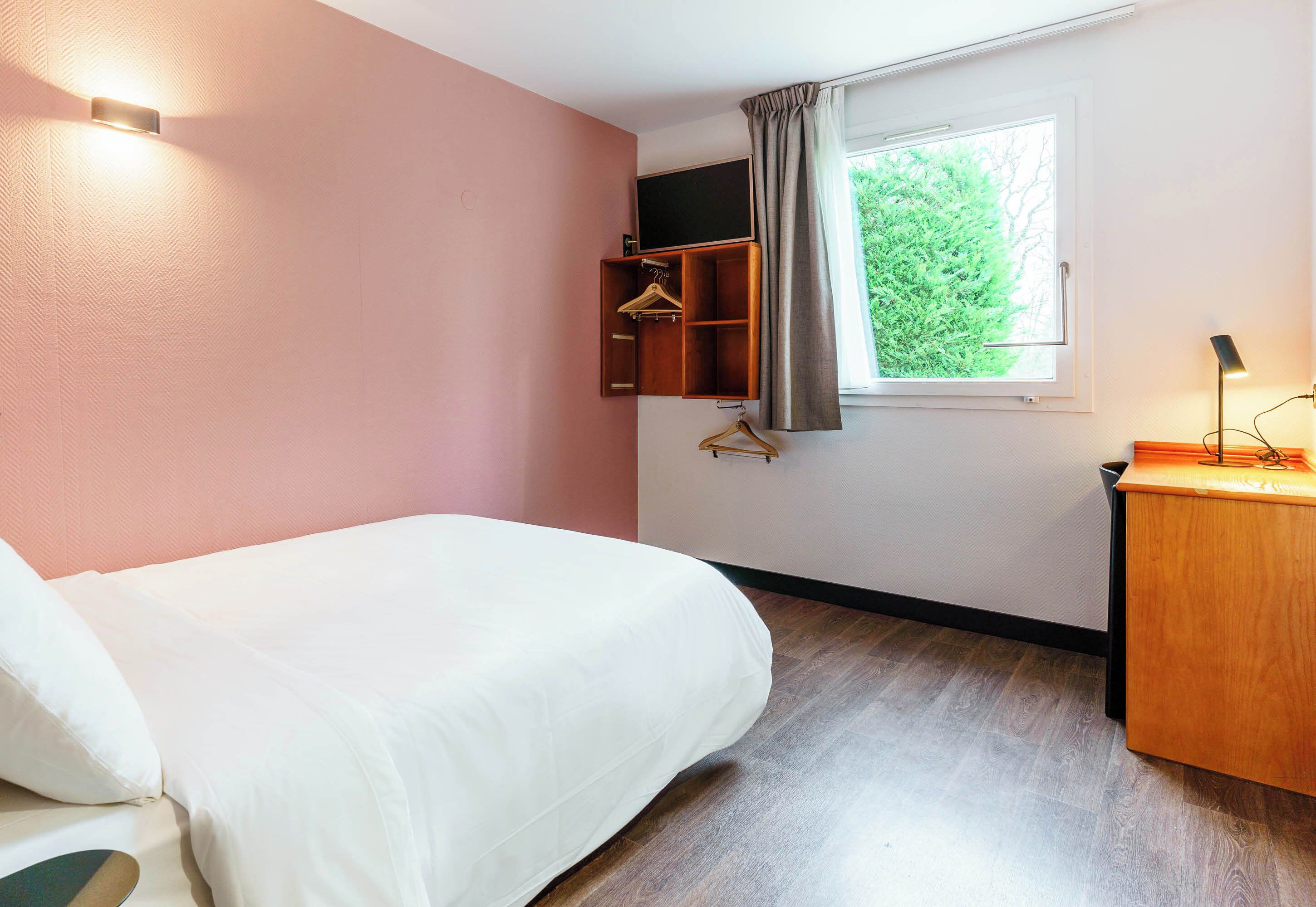 double room, accessible | in-room safe, desk, soundproofing, iron/ironing board