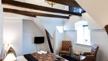 Mindre dobbeltværelse - 1 lille dobbeltseng | Skrivebord, strygejern/strygebræt, gratis Wi-Fi, sengetøj