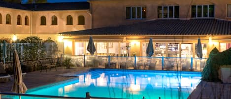 Seasonal outdoor pool