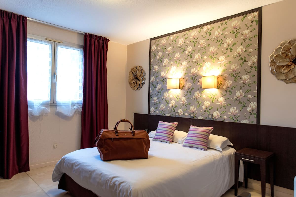 Double Room | Desk, soundproofing, free cribs/infant beds, free WiFi