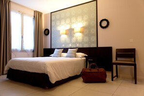 Habitación doble | Escritorio, sistema de insonorización, cunas gratuitas y wifi gratis