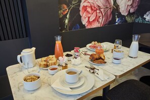 Desayuno buffet todos los días (con cargo)