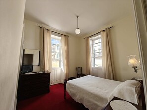 经典双人房 | 高档床上用品、隔音、熨斗/熨板、免费 WiFi