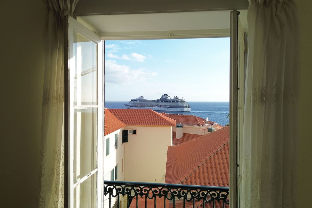 Dreibettzimmer | Schreibtisch, schallisolierte Zimmer, Bügeleisen/Bügelbrett, Babybetten