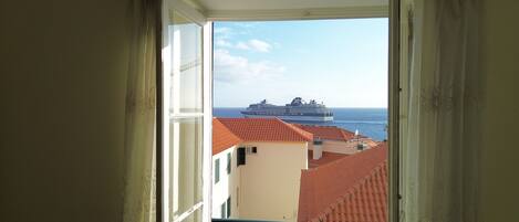 Desk, soundproofing, iron/ironing board, cots/infant beds