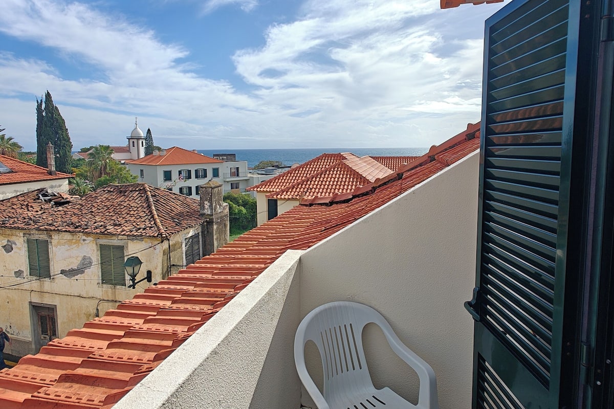 Standard-Einzelzimmer | Schreibtisch, schallisolierte Zimmer, Bügeleisen/Bügelbrett, Babybetten