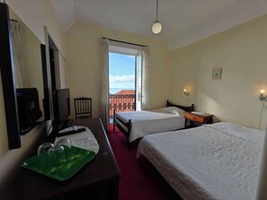 Ropa de cama de alta calidad y tabla de planchar con plancha 