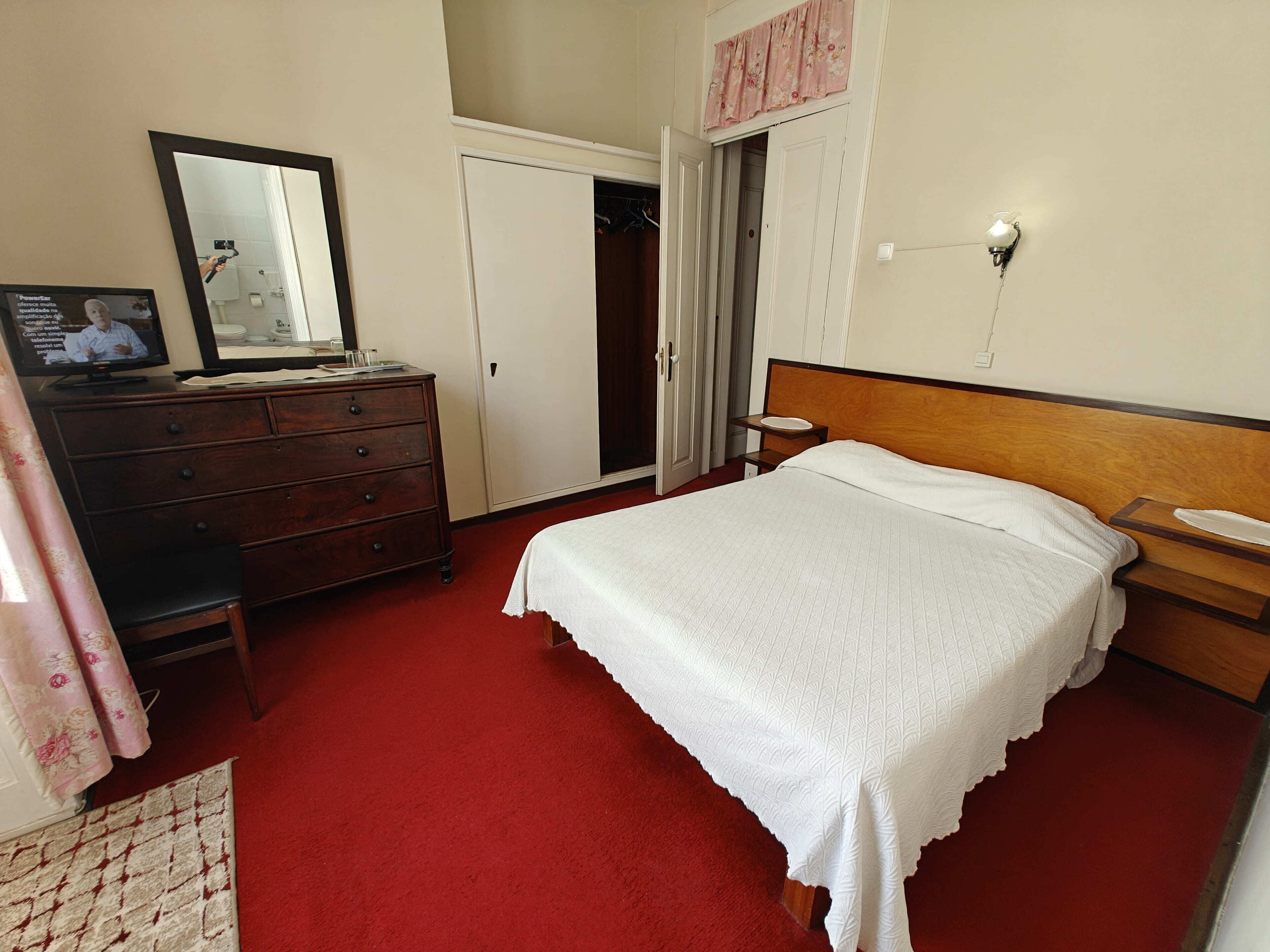 Basic Double Room | Premium bedding, soundproofing, iron/ironing board, free WiFi