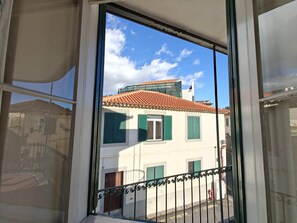 经济双人房 | 高档床上用品、隔音、熨斗/熨板、免费 WiFi