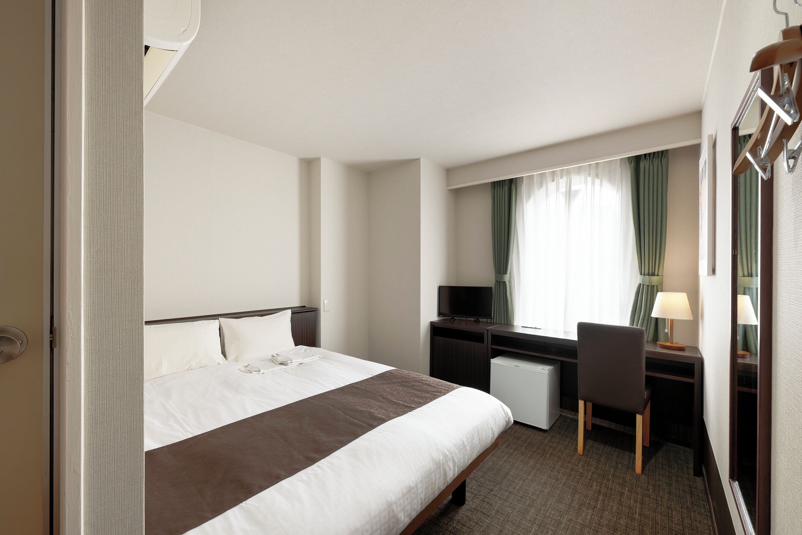 down duvets, desk, iron/ironing board, free wifi