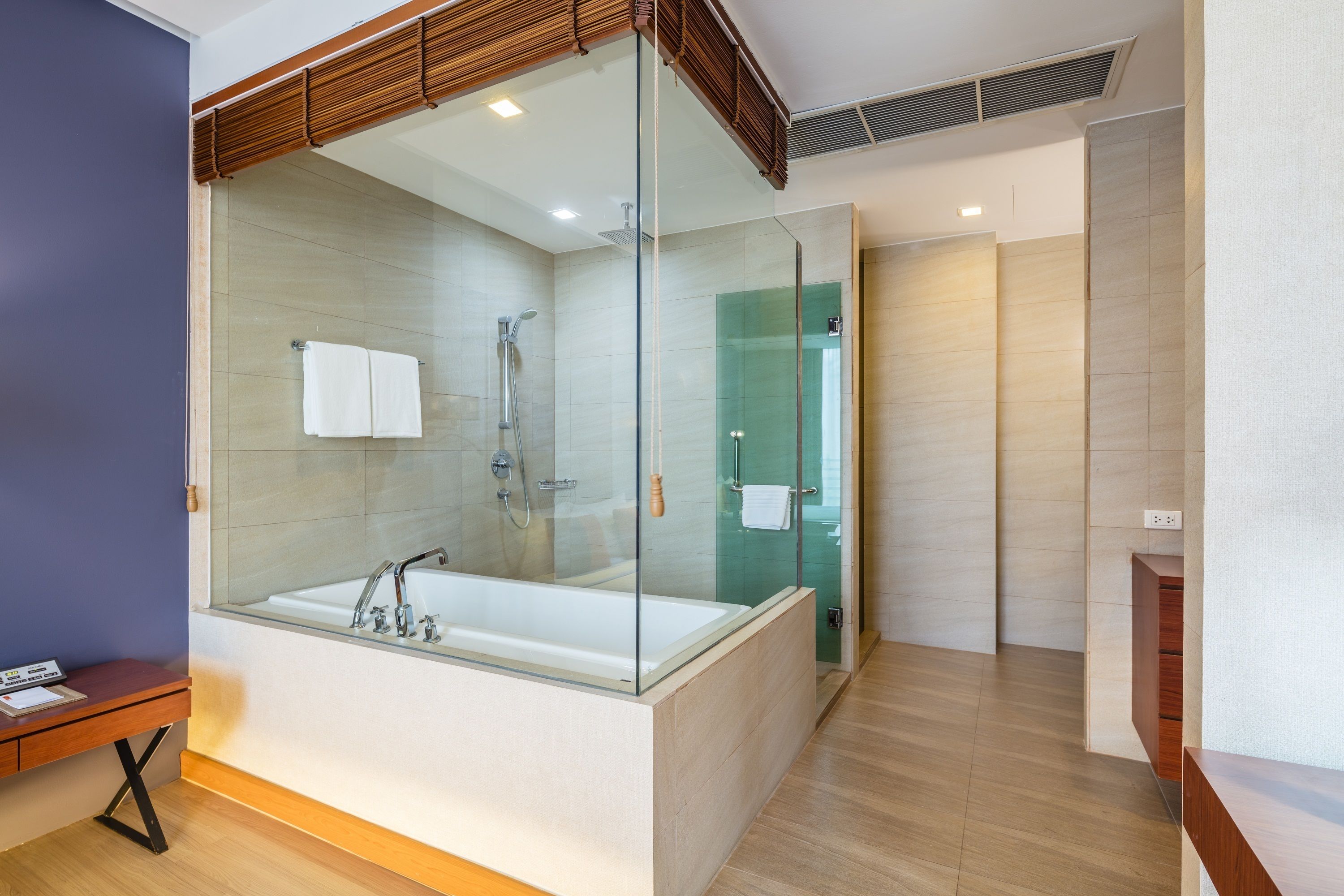 suite | bathroom | hydromassage showerhead, free toiletries, hair dryer, bathrobes