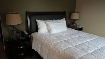 1 habitación, caja de seguridad en la habitación y escritorio