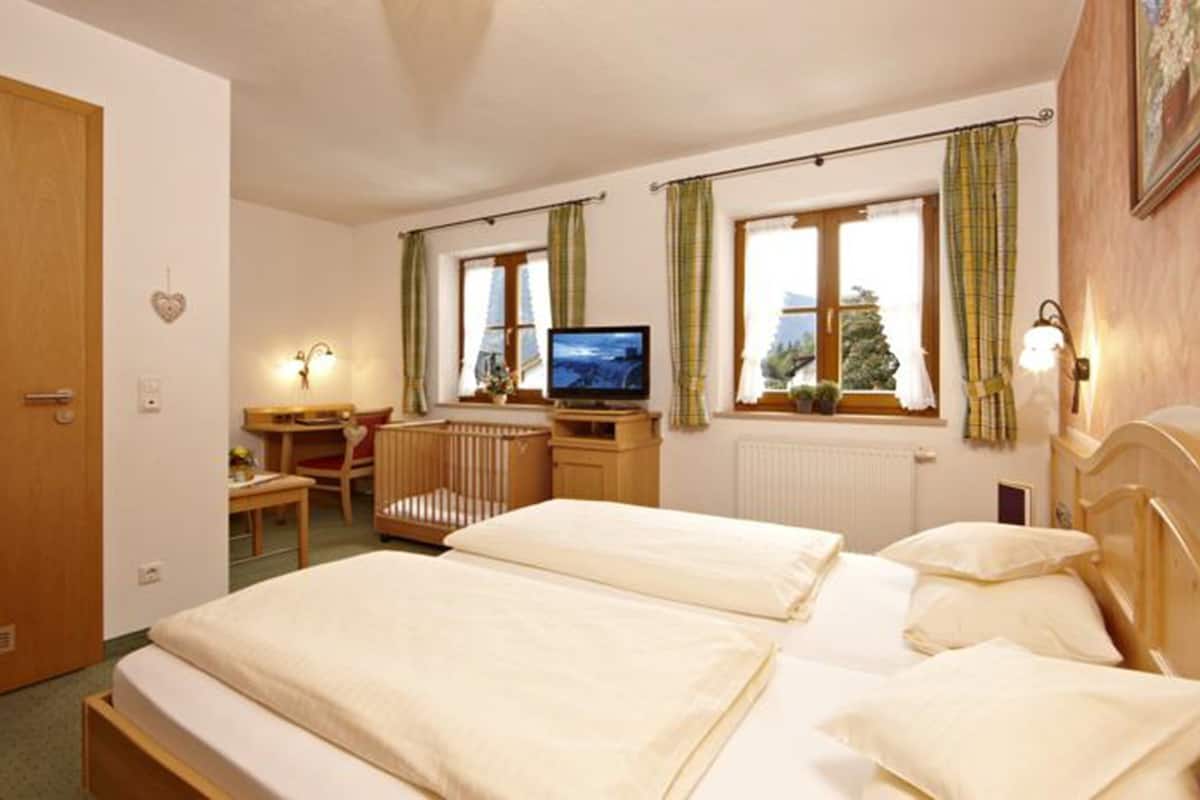 Premium bedding, in-room safe, desk, blackout curtains