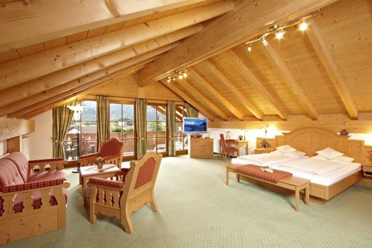 junior suite, 1 bedroom (with balcony, 40qm) | premium bedding, in-room safe, desk, blackout curtains