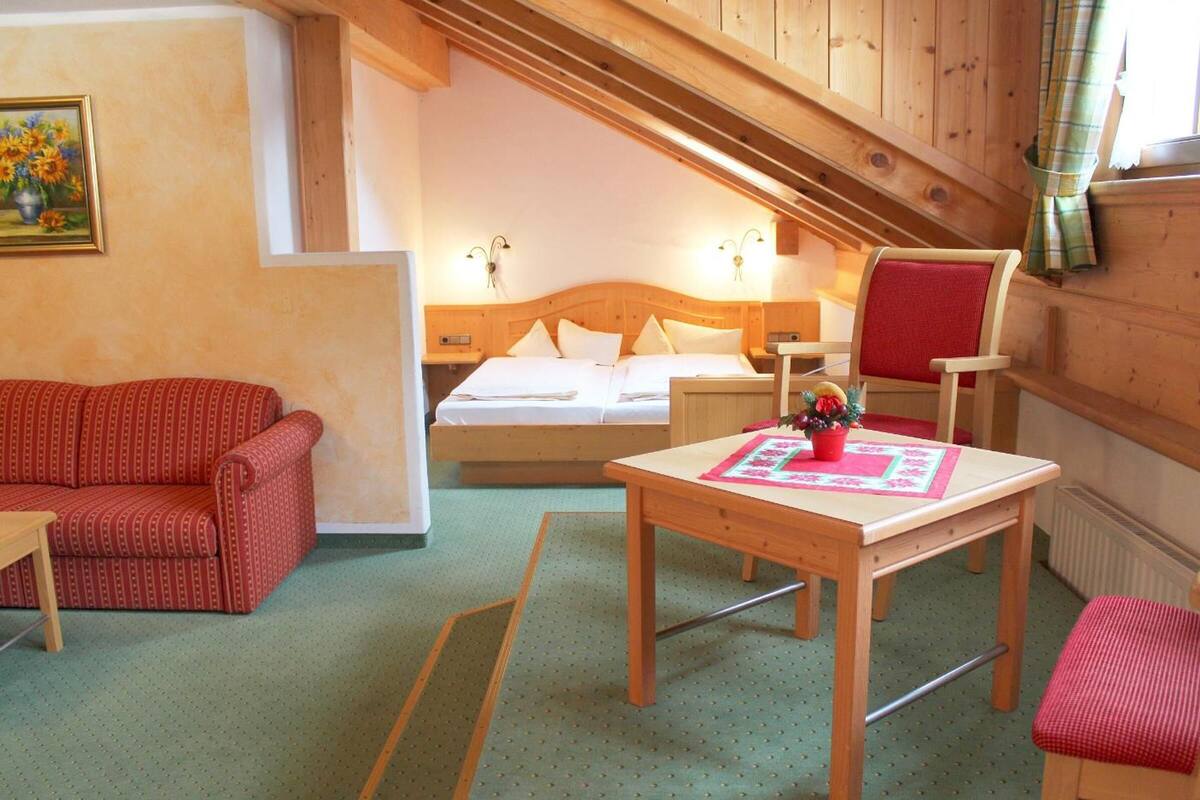 premium bedding, in-room safe, desk, blackout curtains