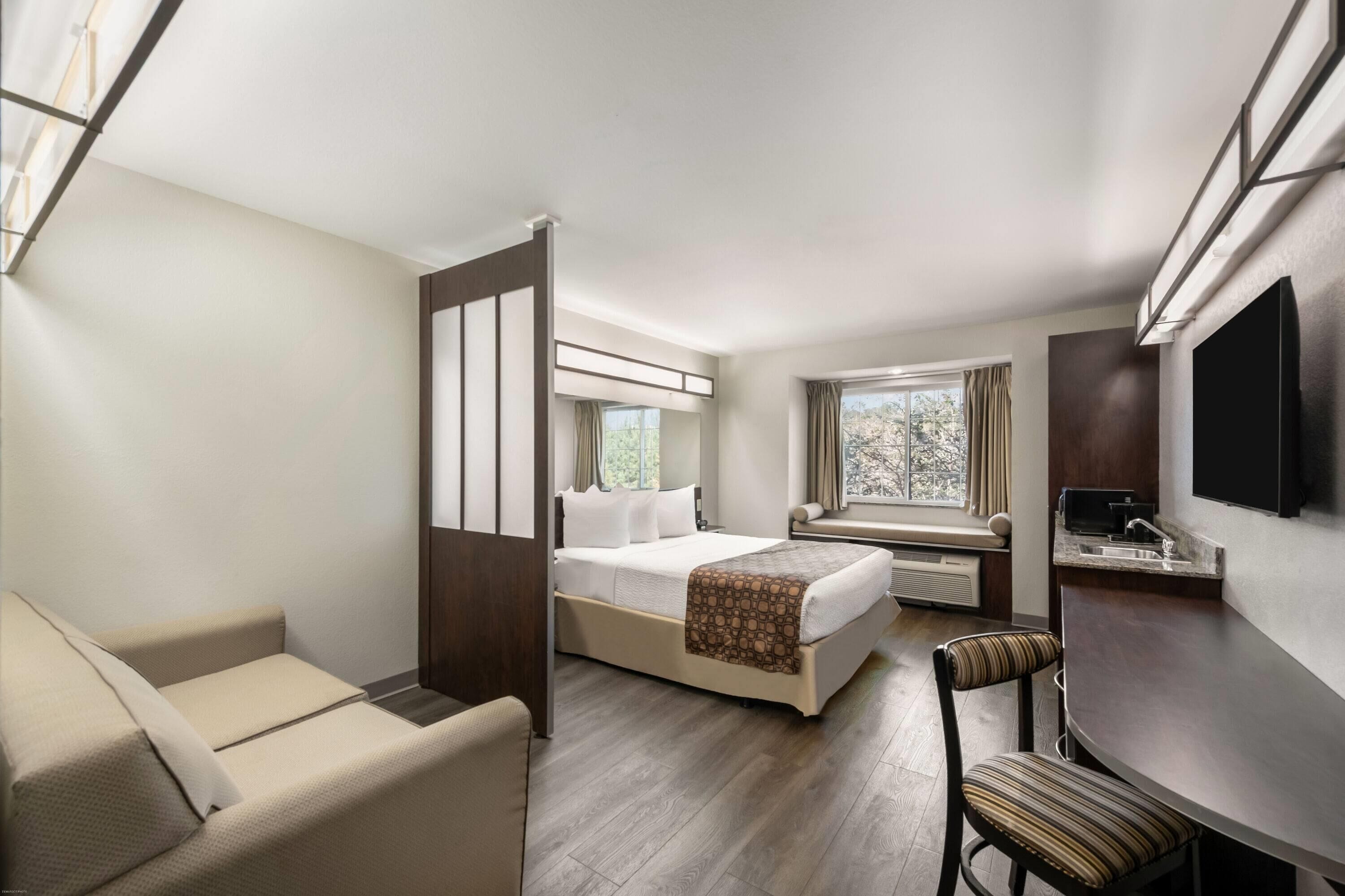 Suite, Accessible | In-room safe, individually decorated, individually furnished, desk