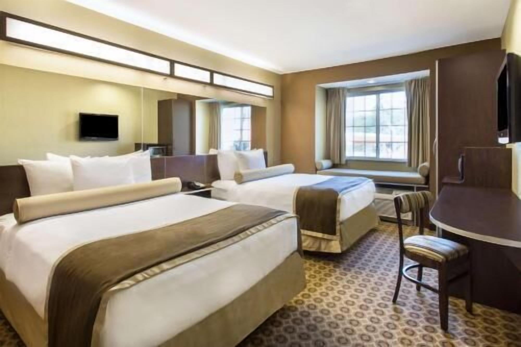 In-room safe, individually decorated, individually furnished, desk