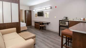 In-room safe, individually decorated, individually furnished, desk