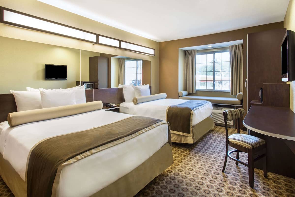 In-room safe, individually decorated, individually furnished, desk