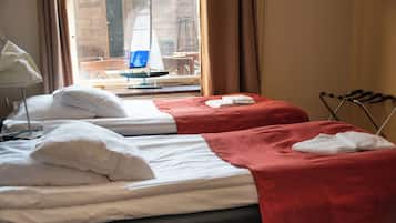 Standard Twin Room, Private Bathroom | Free WiFi, bed sheets