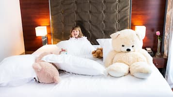 Suite Junior Executive | 1 bedroom, premium bedding, pillowtop beds, in-room safe